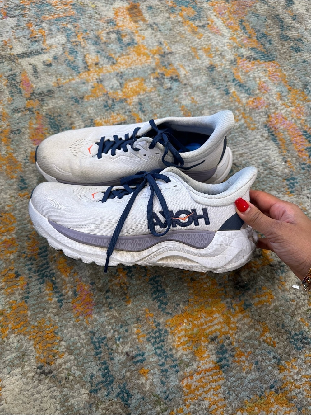 Hoka Women's Arahi 8 Running Sneakers